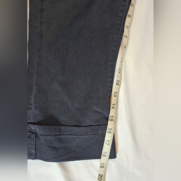 Levi's 515 Womens Black Cuffed Bottom 5 Pocket Jeweled Back Pocket Capris Size 8 - Picture 11 of 15